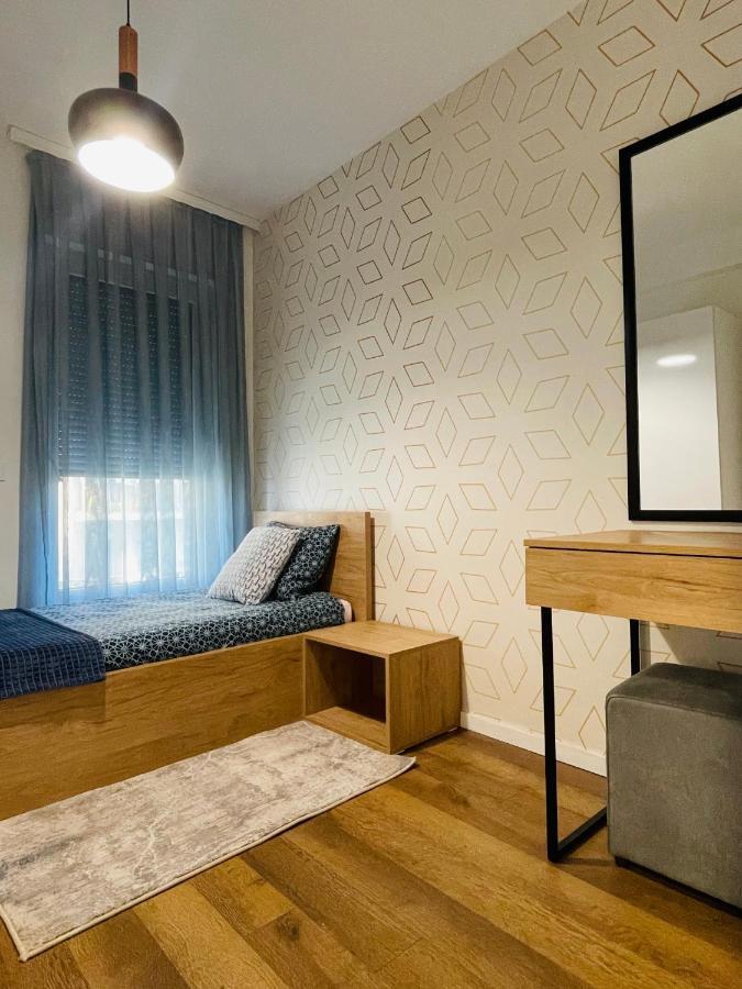 Tower Apartment Pristina Exteriör bild